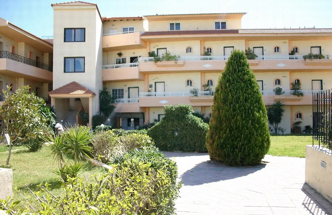 Lyristis Dinos Studios & Apartments-1